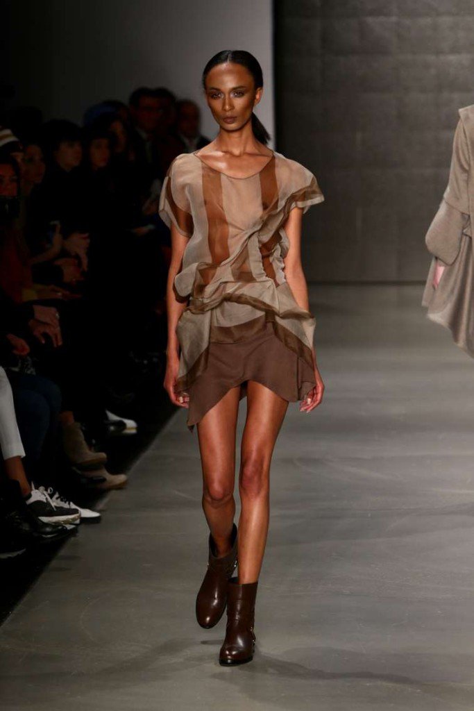 Cigdem Akin 2015-2016 Top